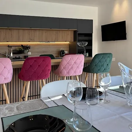 Harmony Modern 5 Etoiles With Pool For 12 People Vila